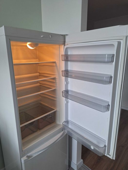 Lodówka biała Polar