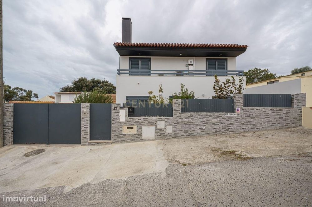 Casa Moderna em Setúbal com Vista para o Sado