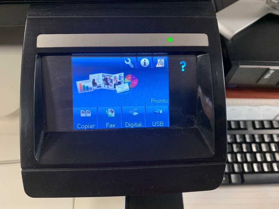Impressora Multifuncional HP LaserJet Pro CM1415fn em cores