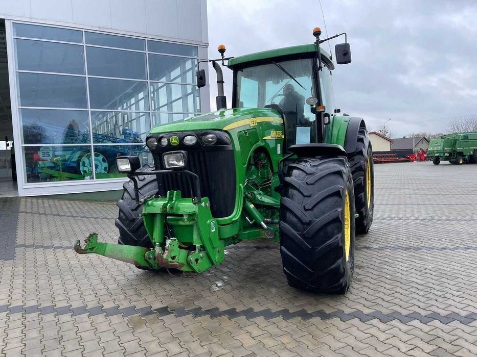 John Deere 8220-2002 року