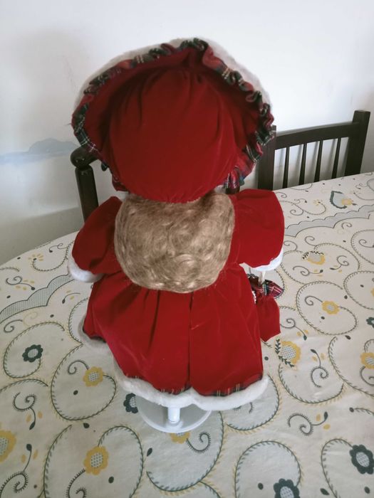 Boneca Antiga Nova com sport em metal