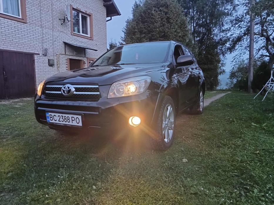 продам авто  Toyota Rav 4
