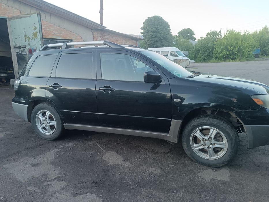 Mitsubishi Outlander 2003 цілою або на запчастини