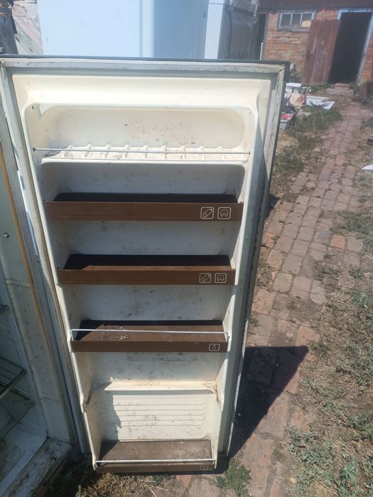 Продам холодильники донбасс.мрия.и есть ещё иностраные все в рабочем с