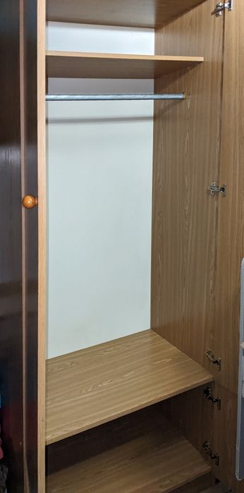 Шафа 2-х дверна в хорошому стані