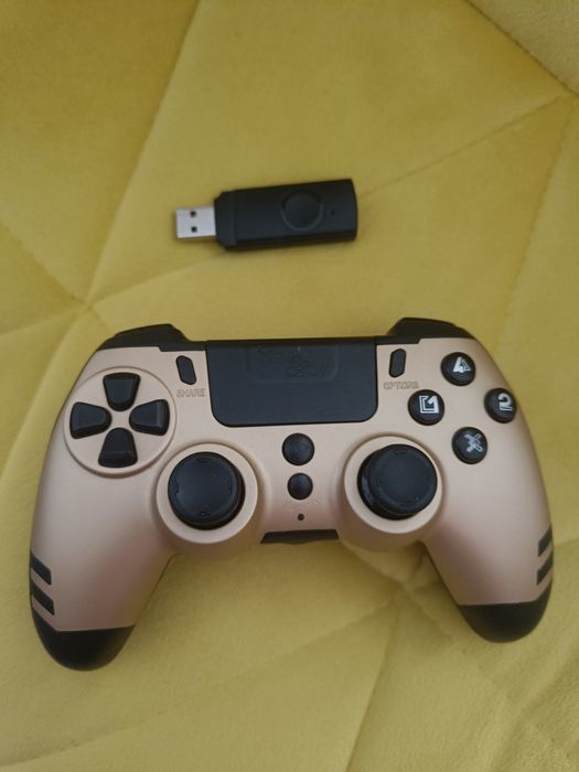 bezprzewodowy kontroler Steelplay do PS4 i PC – złoty

Sprzed