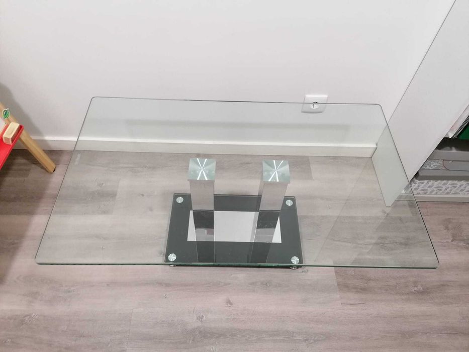 Mesa de centro em vidro