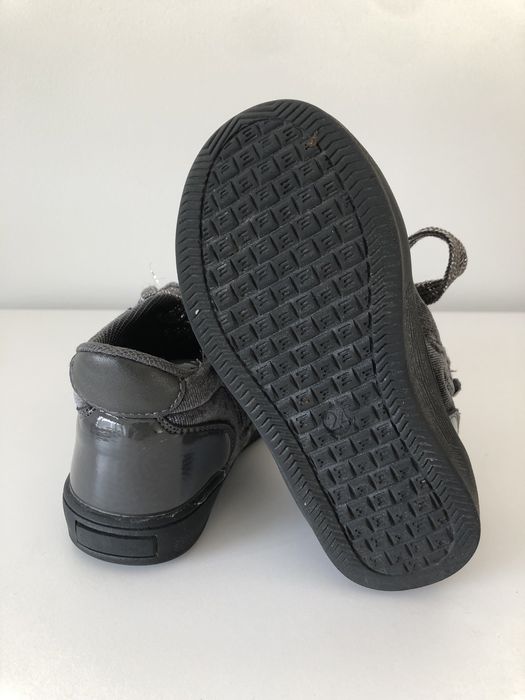 Botas Chicco, cinza, em bom estado.