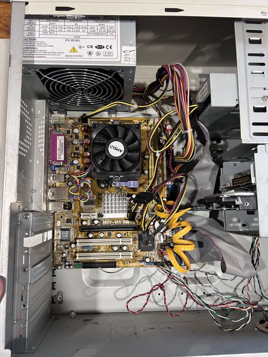 Системний блок в робочому стані