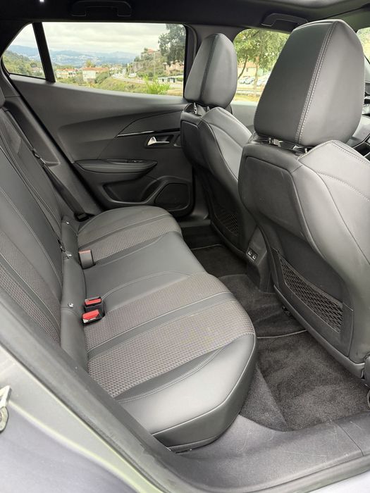 Peugeot E2008 GT LINE