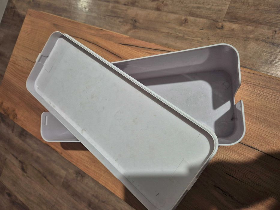 Organizer na kable Mozos KBO-LW Pojemnik na listwy zasilające Biały