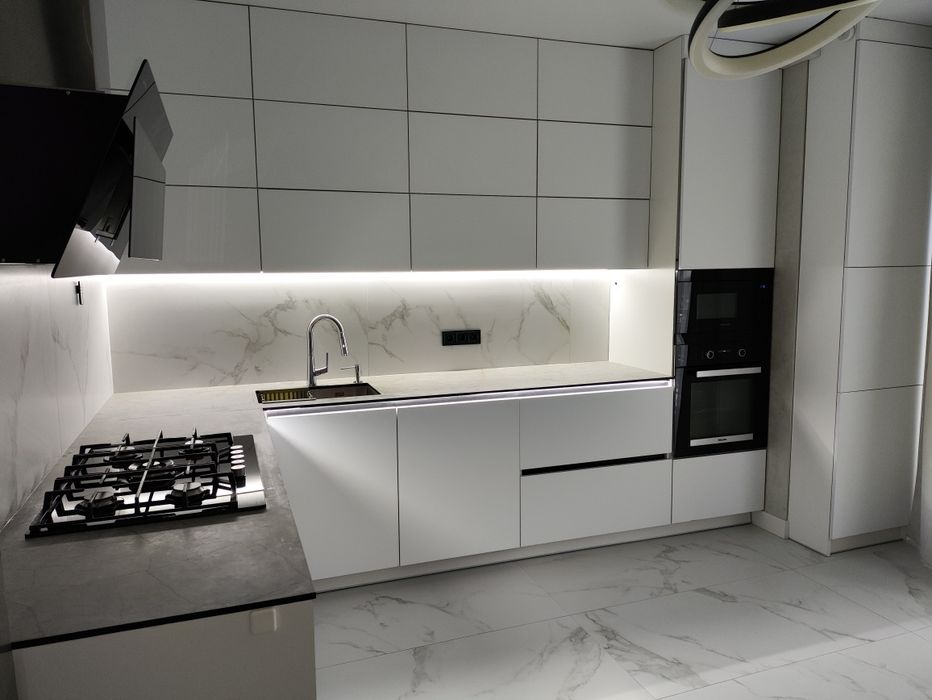 Меблі під замовлення, кухні, гардеробні, шафи, тумби...