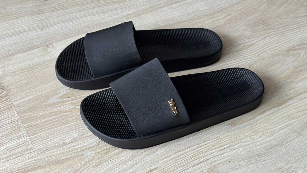 Melissa Sun Sunset, 40, super stan