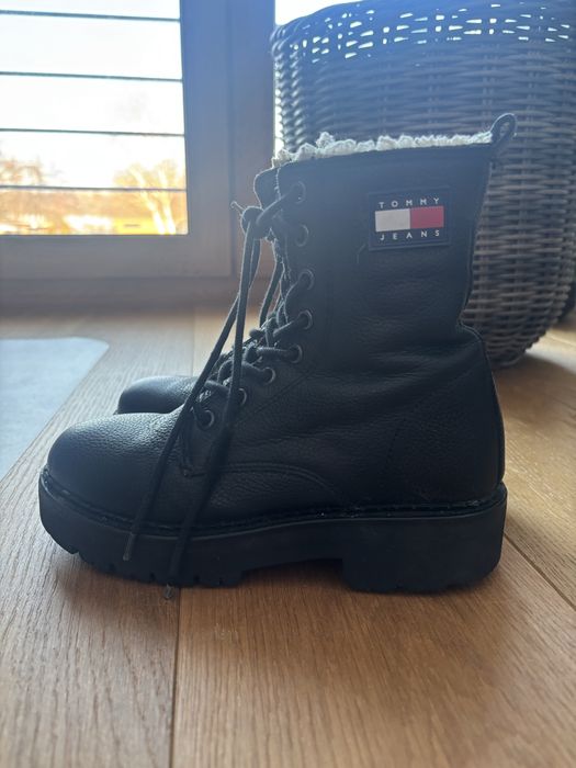 Ocieplane botki skórzane Tommy Hilfiger 36