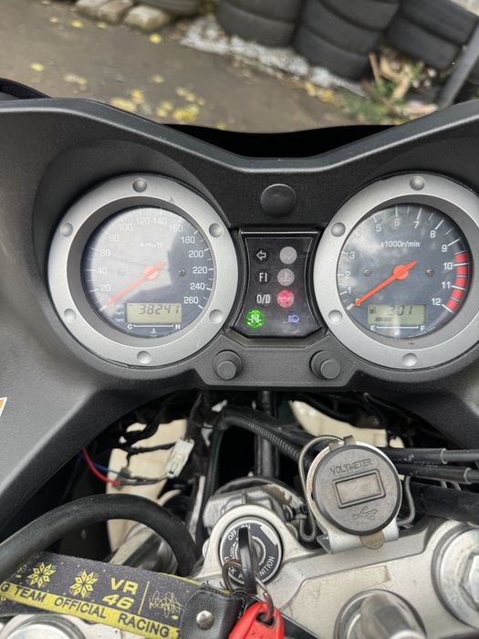Suzuki Vestrom 1000