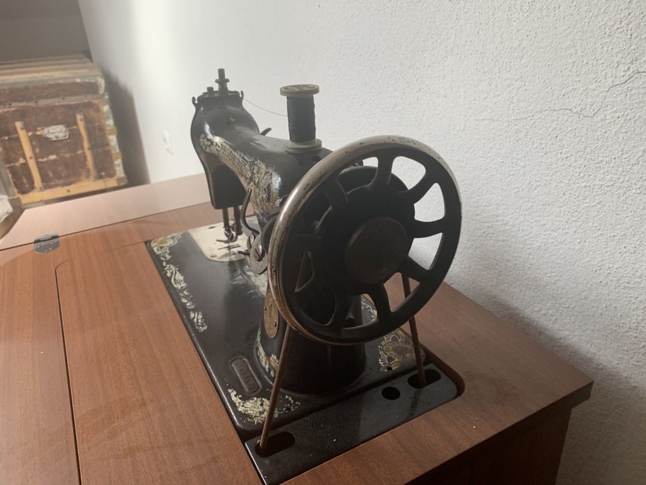 Máquina de Costura Singer