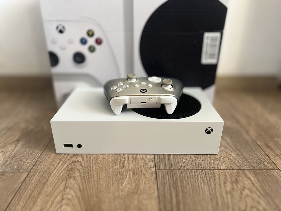Xbox Series S + Pad + Okablowanie