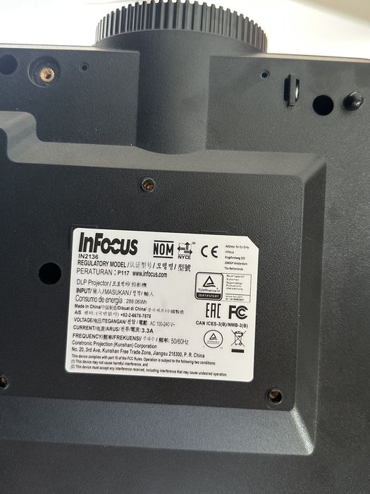 Projektor InFocus In2136