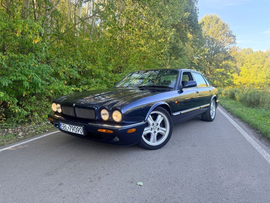 Jaguar XJR