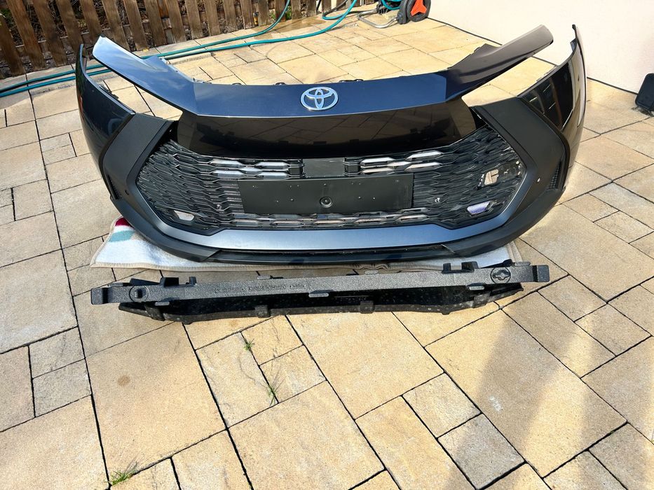 Przedni zderzak Toyota CHR