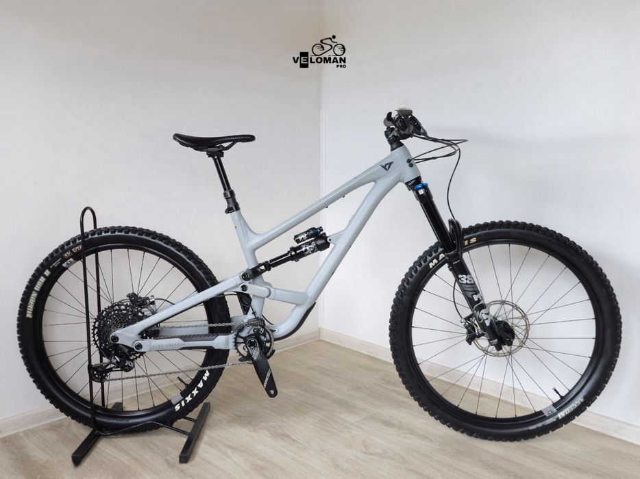 Ендуро двохпідвіс YT Capra Core Mulet Fox 38 170mm