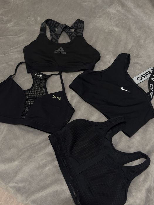 Спортиний жіночий топ