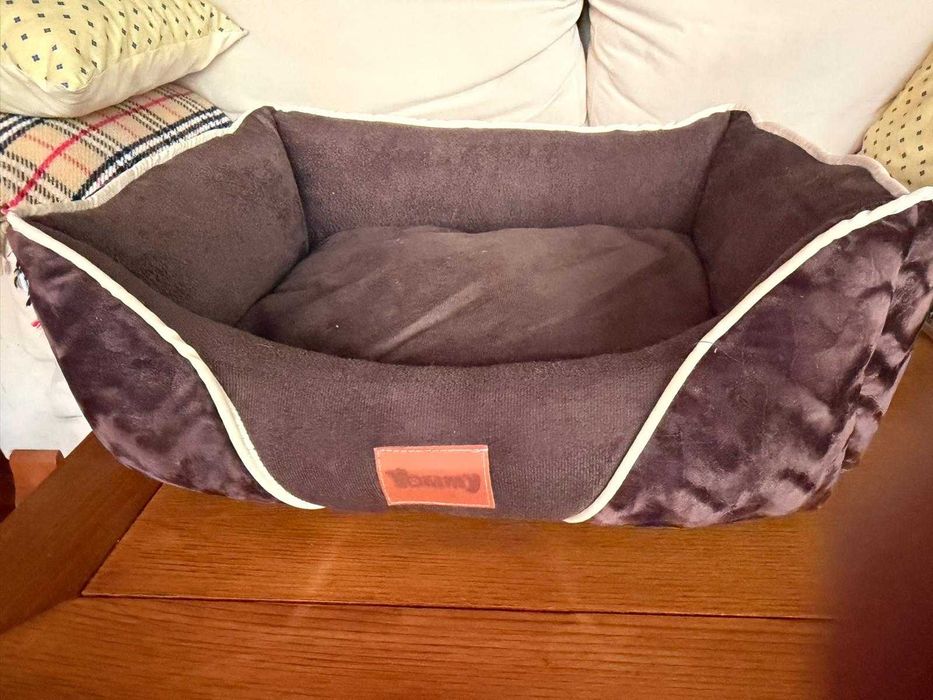 Duas camas  para animais, com oferta
