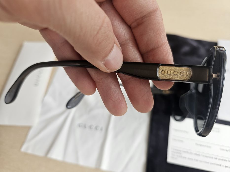 Szare okulary przeciwsłoneczne Gucci