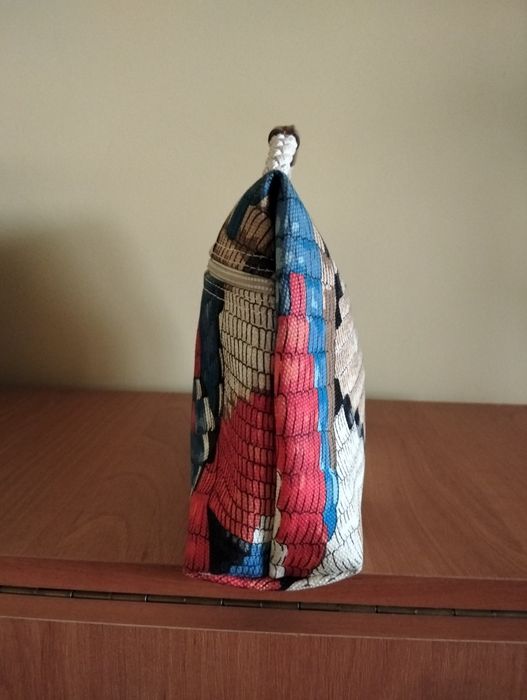 Маленька текстильна сумочка від бренду Longchamp