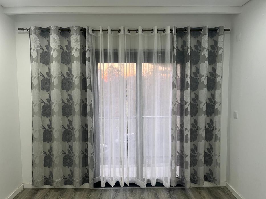 Cortinados sala e cozinha
