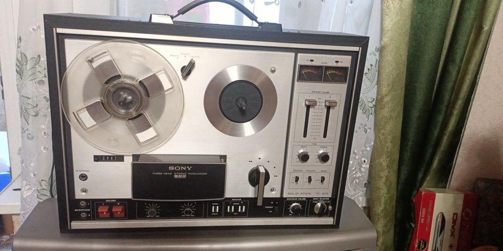 Магнитофон "Sony TC 570"