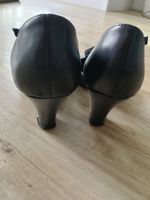Buty na obcasie bon prix