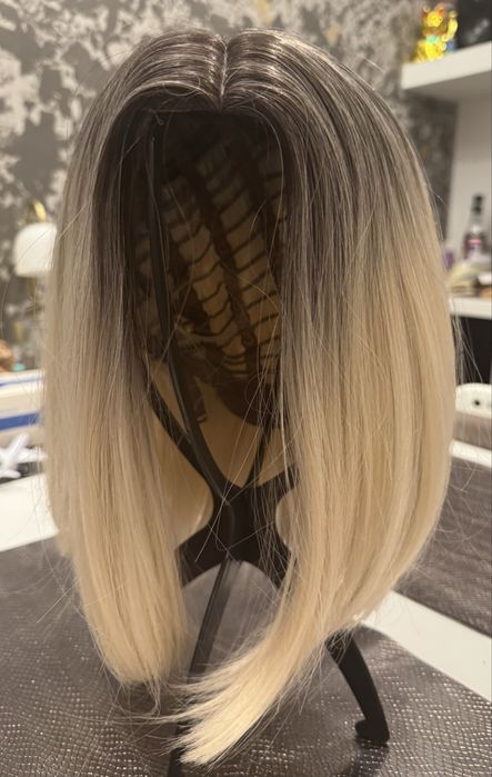 PERUKA BLOND średnie włosy  bardzo naturalnie wyglądająca