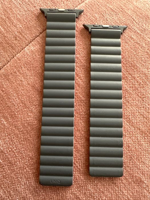 Uniq Revix - to dwukolorowy magnetyczny pasek do Apple Watch 46mm
