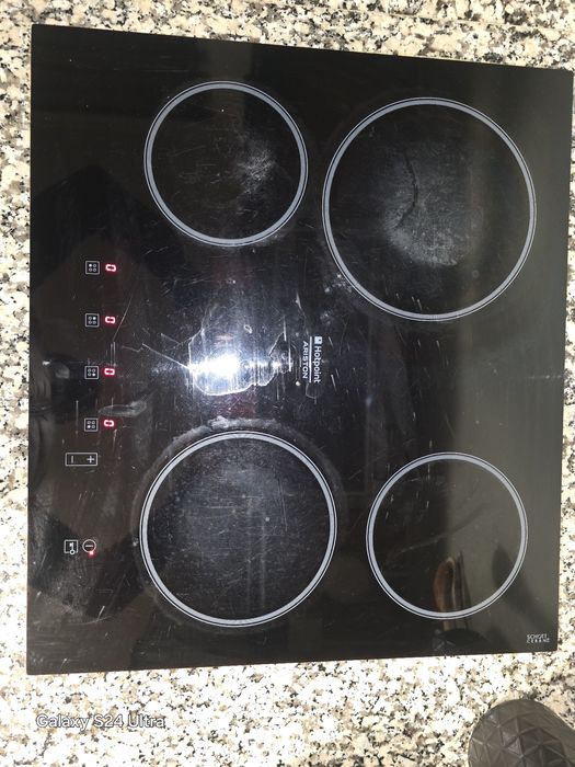 Placa de vidro cerâmica