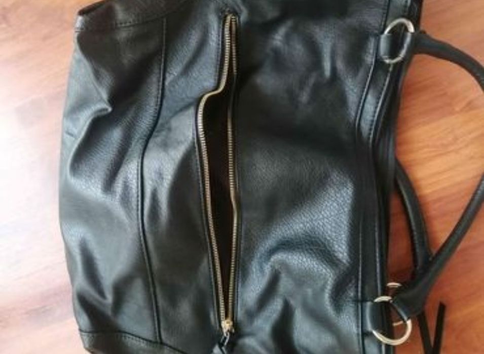 Carteira preta c/ 2 bolsos