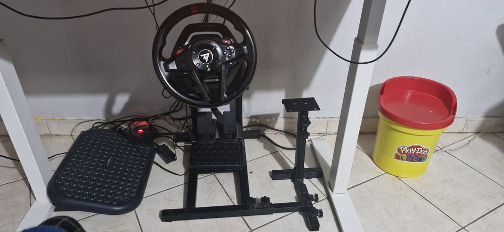 Volante, pedais e suporte gaming