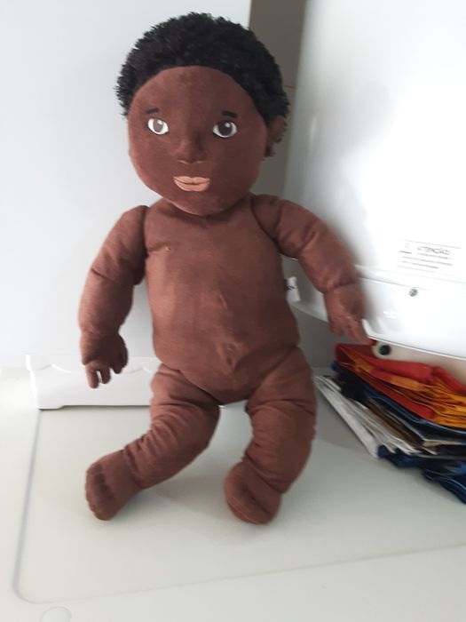 Boneco fofinho para o seu bebê  com roupa em veludo