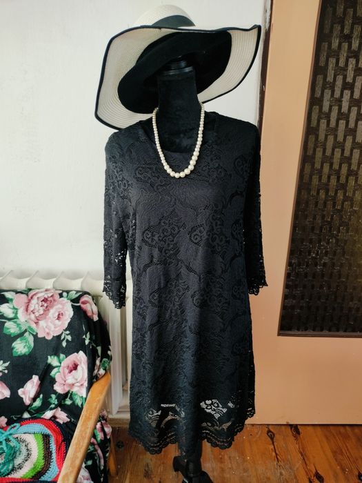 Czarna, włoska sukienka
