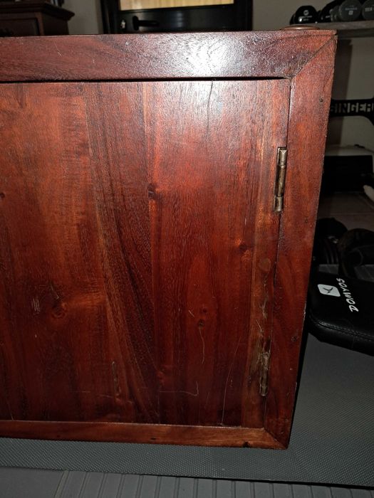 Mesa apoio forma dec Cubo em madeira