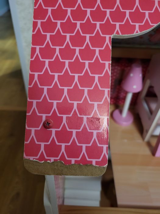 Ляльковий дерев'яний будиночок.