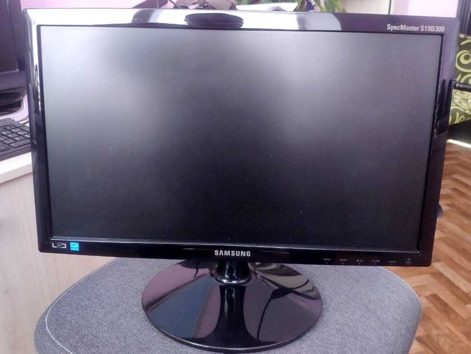 Монітор 19" Samsung LED