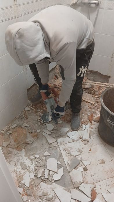Limpeza de entulho e recolha de todo tipo de sucata
