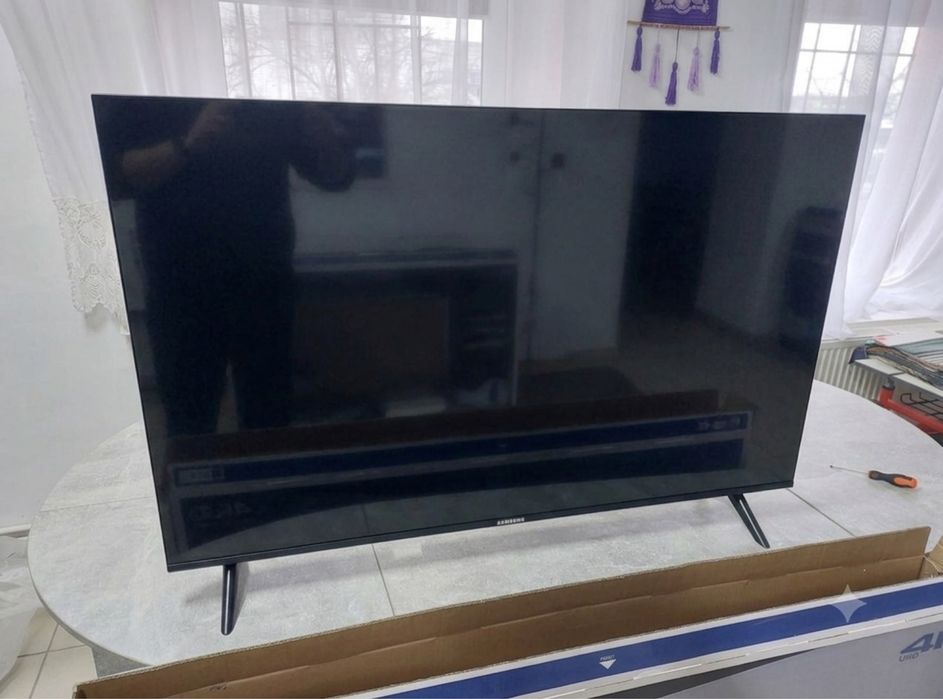 БЕЗ РАМОК Телевізор Samsung Самсунг 4K Smart TV T2 50 45 42 32