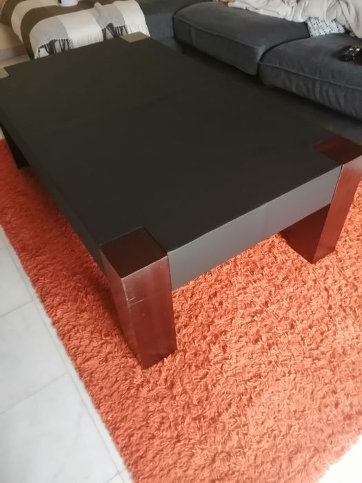 Mesa Centro de Sala em Pele