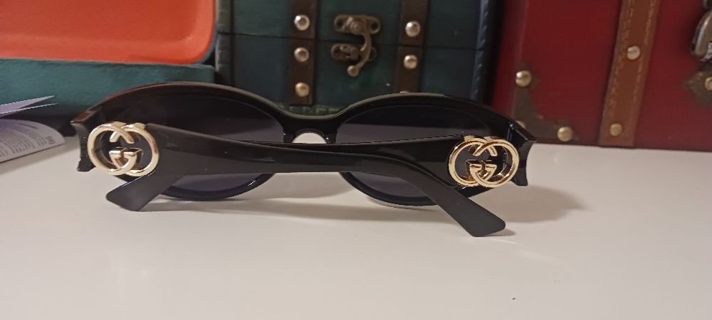 Okulary przeciwsłoneczne Gucci.