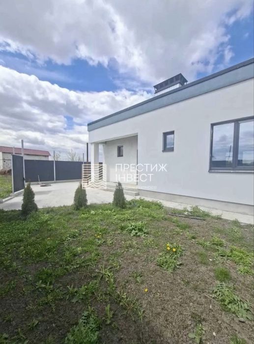 Продаж капітального будинку на 4 сотках