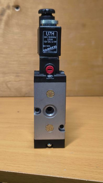 Camozzi 438 - 015 - 22. 10 bar Italy