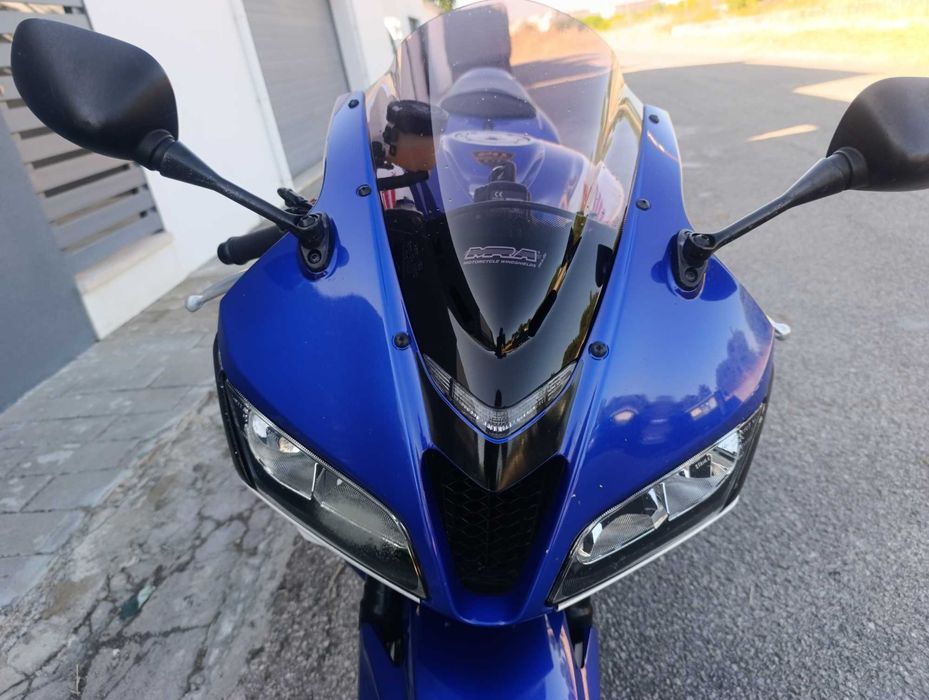 Honda CBR 600rr azul