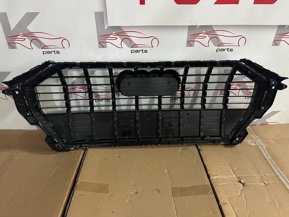 Audi Q3 2019 2020 2021 2022 2023 2024 Решітка радіатора grill у зборі 83A853651